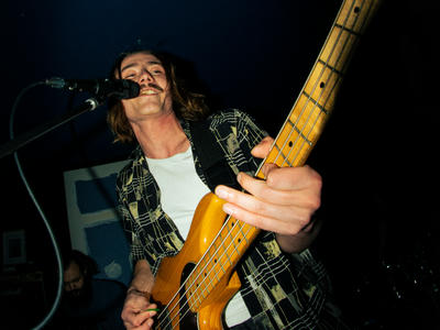 Le bassiste/chanteur de l’or des steppes